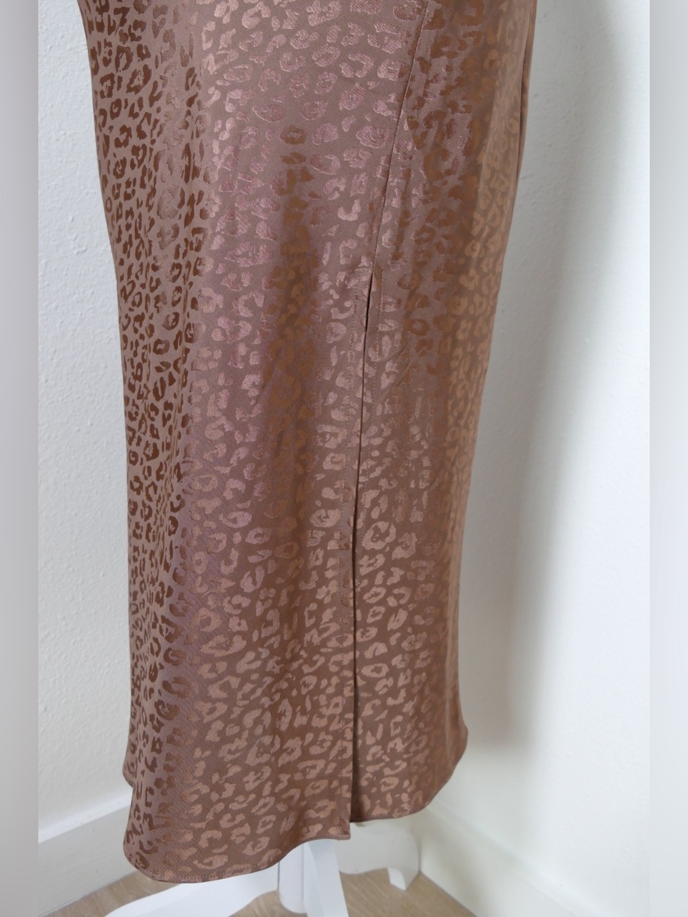 Francesca's Collections Brown Satin Leopard Midi Skirt - Picture 9 of 10